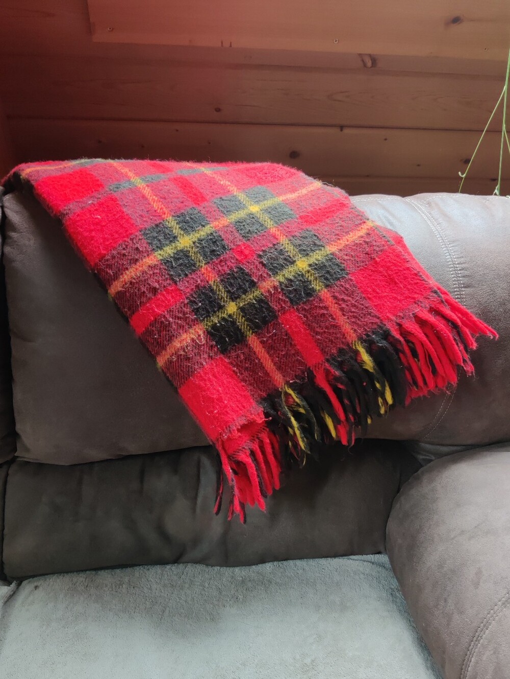 Fringed Wool Throw Blanket Red Plaid 54x54 Stadium Cabin Cozy Winter Fire Lodge
